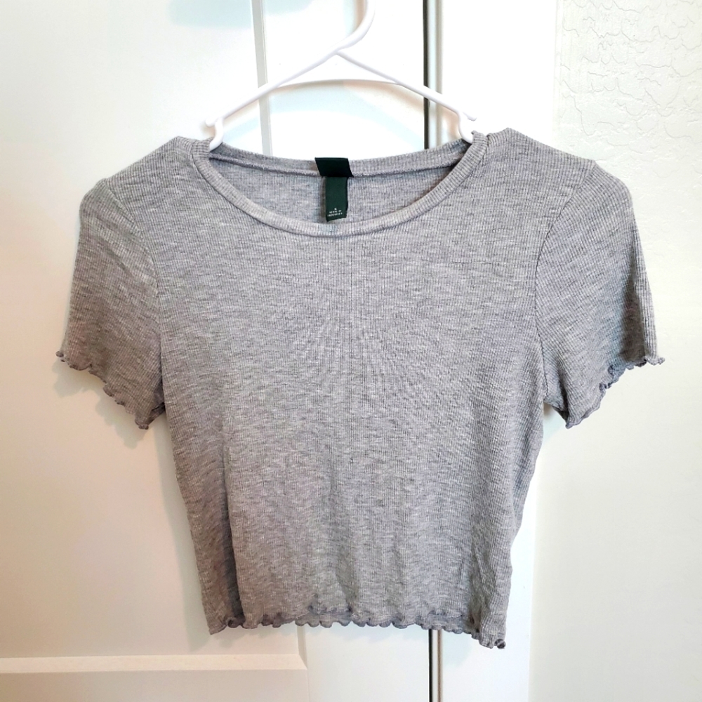 Wild Fable Gray Crop Top (lettuce trim)